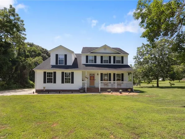 7346 Joseph Lewis Rd, Hayes, VA 23072