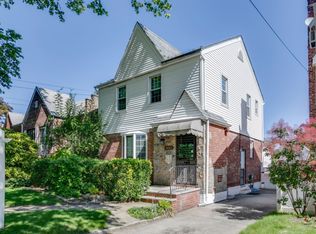 157-63 26th Ave, Flushing, NY 11354