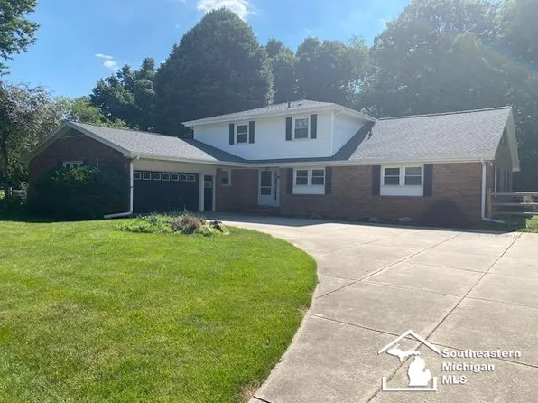 3414 Caroline Dr, Jackson, MI 49203