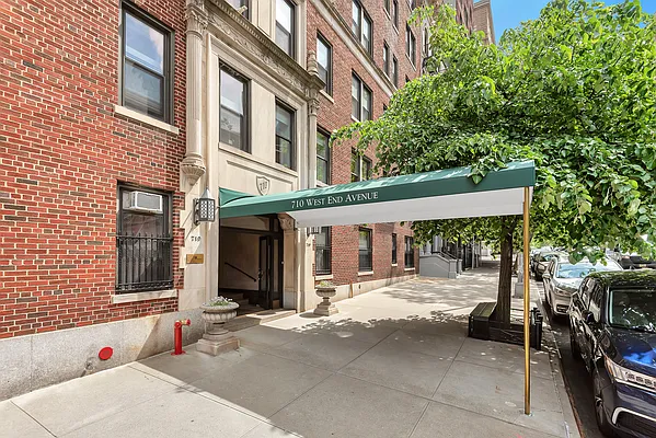 Sold by Compass | media 6