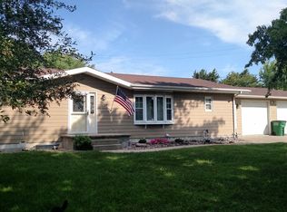 300 8th St, Table Rock, NE 68447