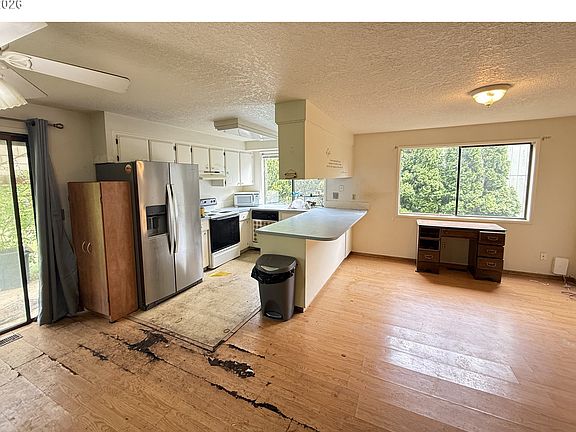 5th image of 1229 SE 26th St