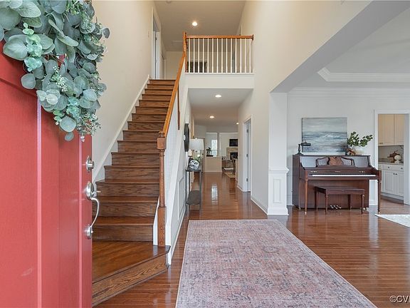 3rd image of 7017 Benhall Cir