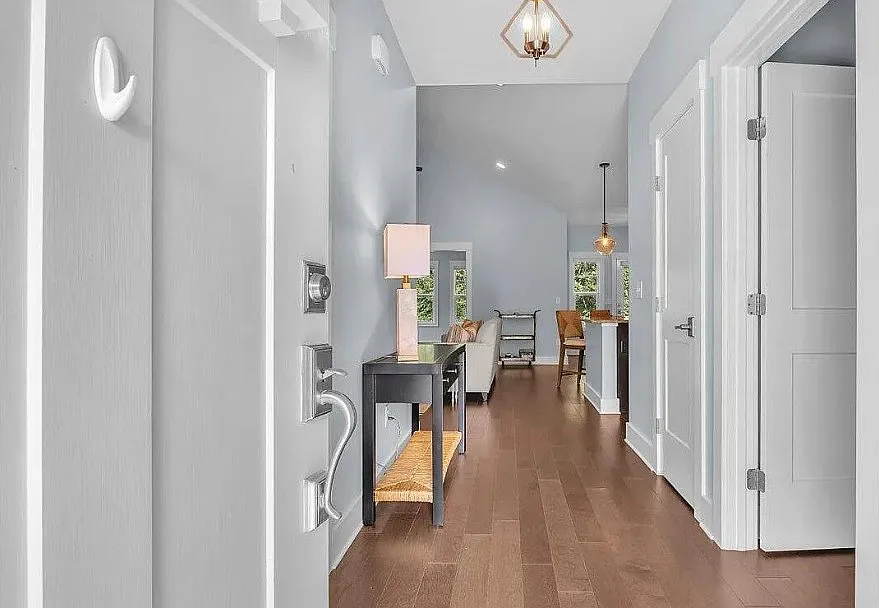 3 bed, 1851 sqft, $2,800 — Photo 3
