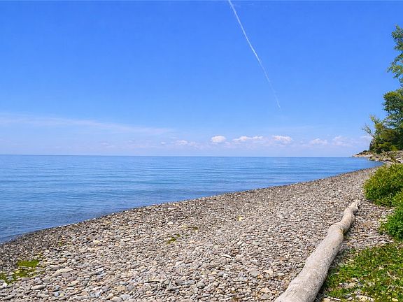 2nd image of 14789 Highview Rd