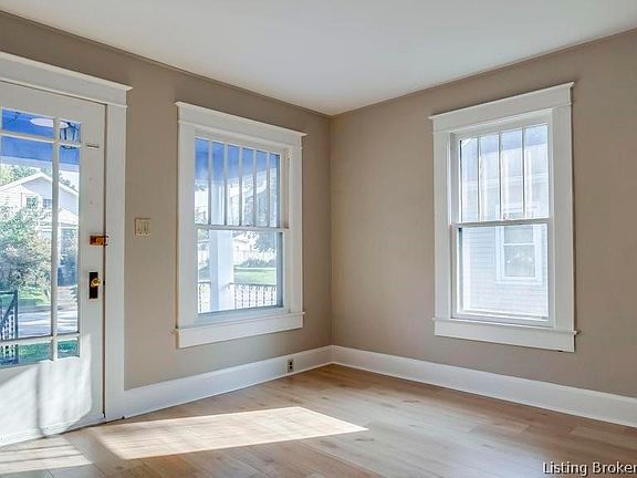 5th image of 2105 Lake Street