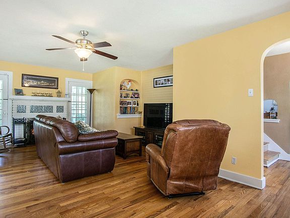 3rd image of 1736 Kessler Blvd