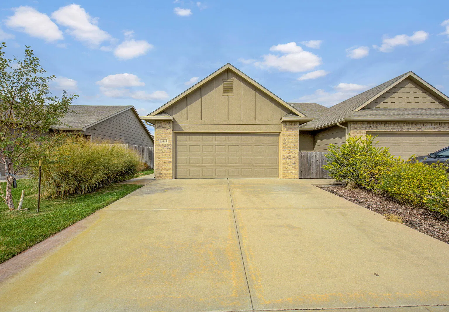 3 bed, 2.0 bath, 1093 sqft, $1,495 — Photo 1