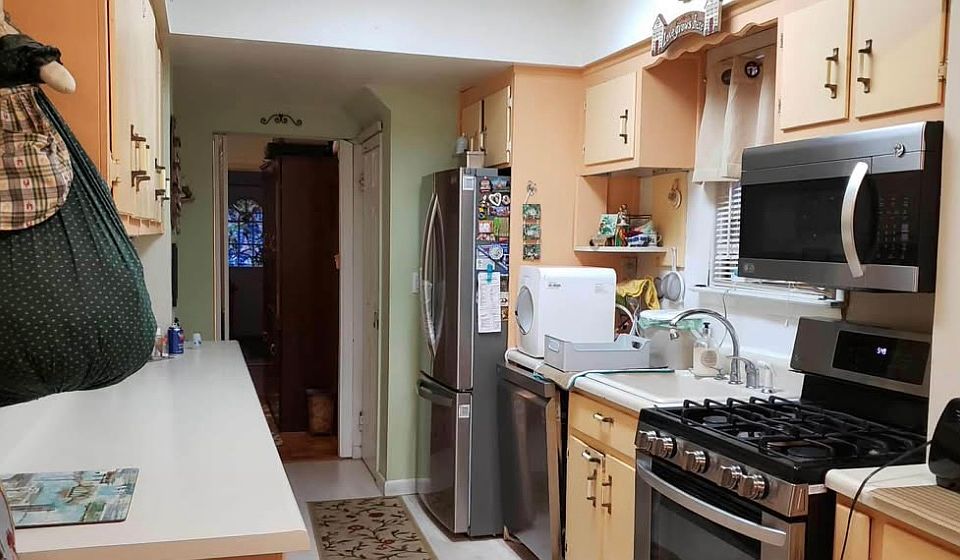 2nd image of 78-10 160th St #2