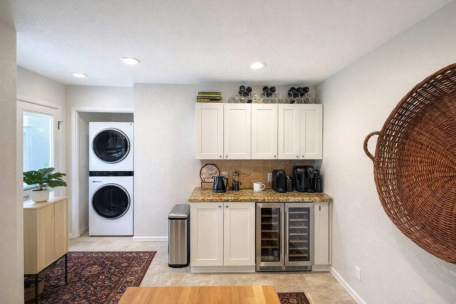 4 bed, 2.0 bath, 1291 sqft, $7,427 — Photo 2