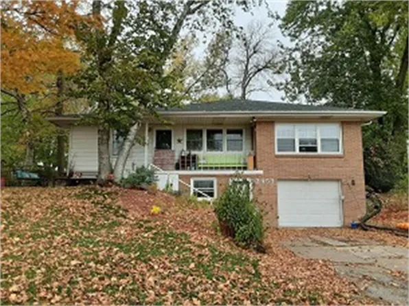 2453 Radford Rd, Dubuque, IA 52002