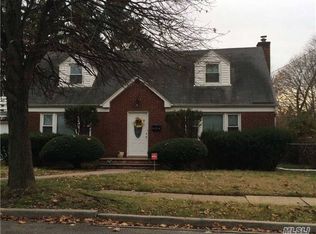 26 Sterling Pl, Hempstead, NY 11550