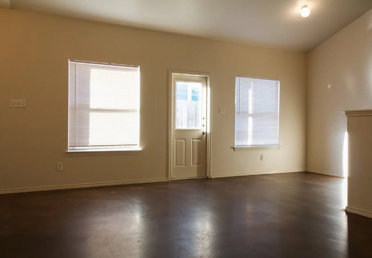 3 bed, 2.0 bath, 1220 sqft, $1,195 — Photo 4