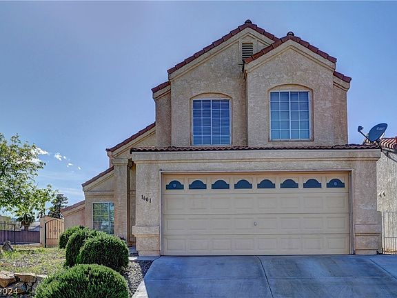 3rd image of 1601 Royal Palm Dr