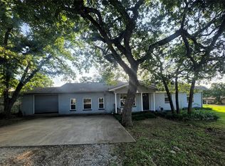 417 Cedarwood St, Azle, TX 76020