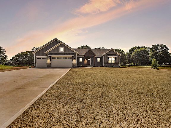 3rd image of 6194 Fennview Dr
