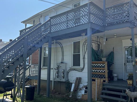 4th image of 714 W Franklin St #716