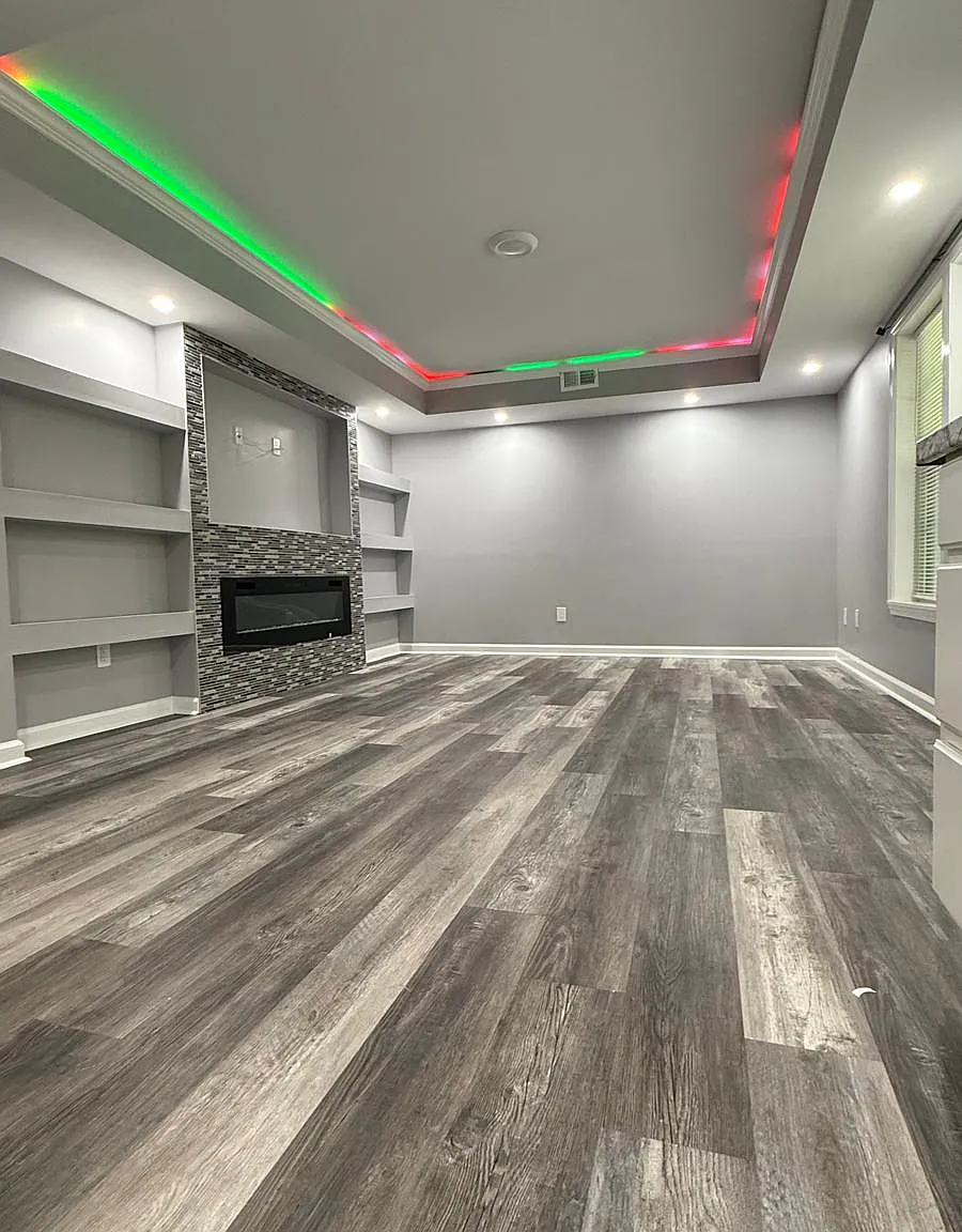 715 Simon Ive Dr — Photo 1
