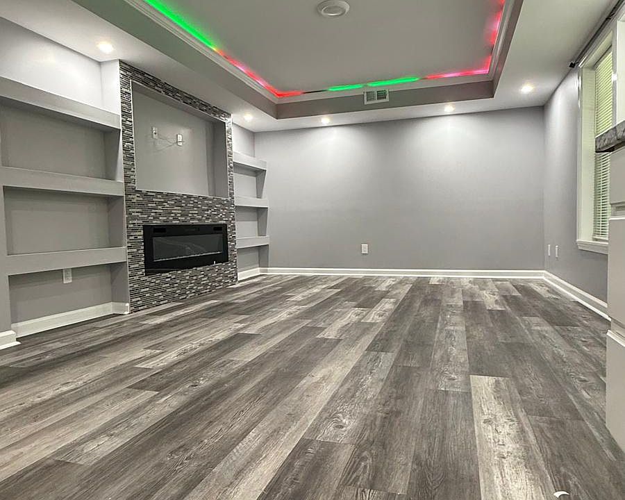 1st image of 715 Simon Ive Dr