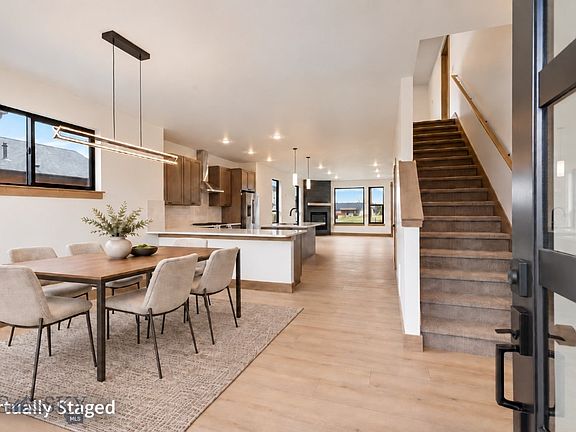 3rd image of 205 Delano Dr