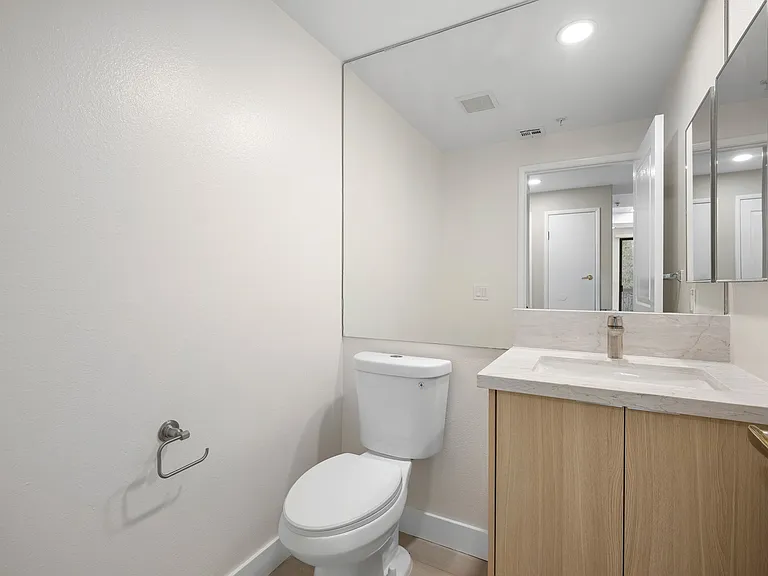 1114 Campbell St #206 — Photo 13