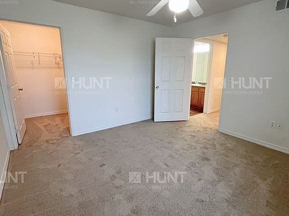 4th image of 5901 Victory Dr APT 201
