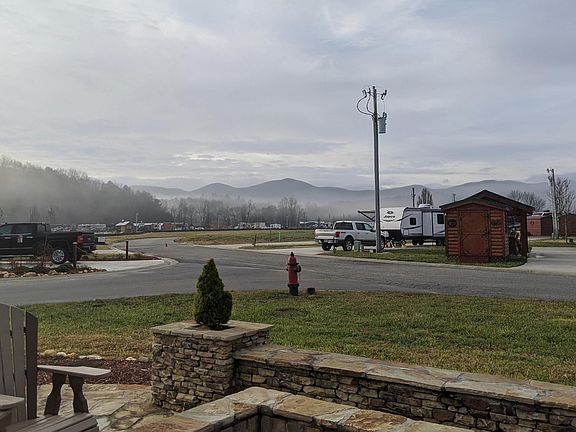 3rd image of 9 Golden Bridle Dr