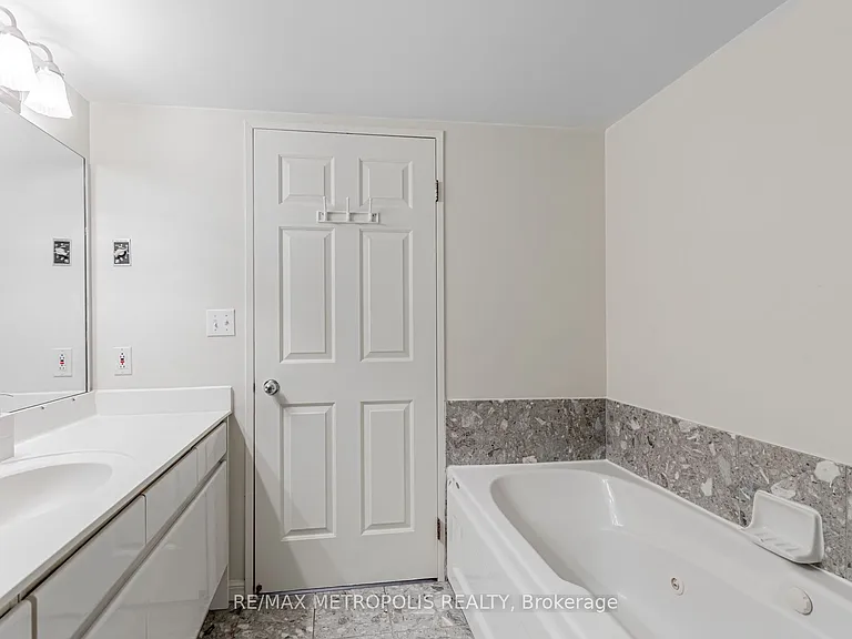 7 Carlton St #601 — Photo 20