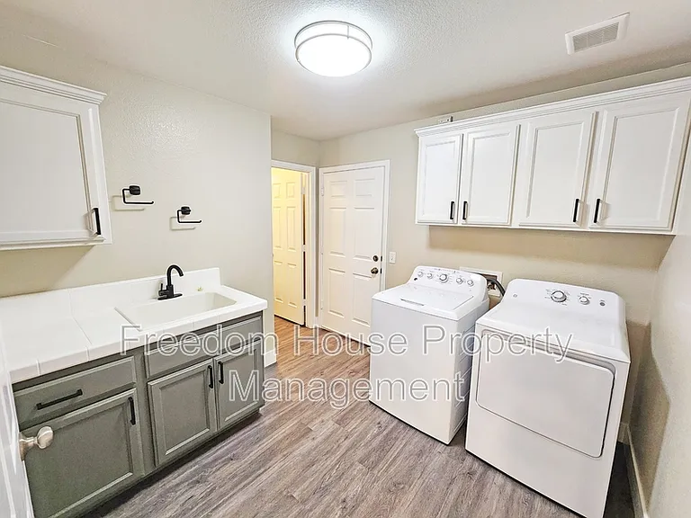 4591 Stoneham St — Photo 21