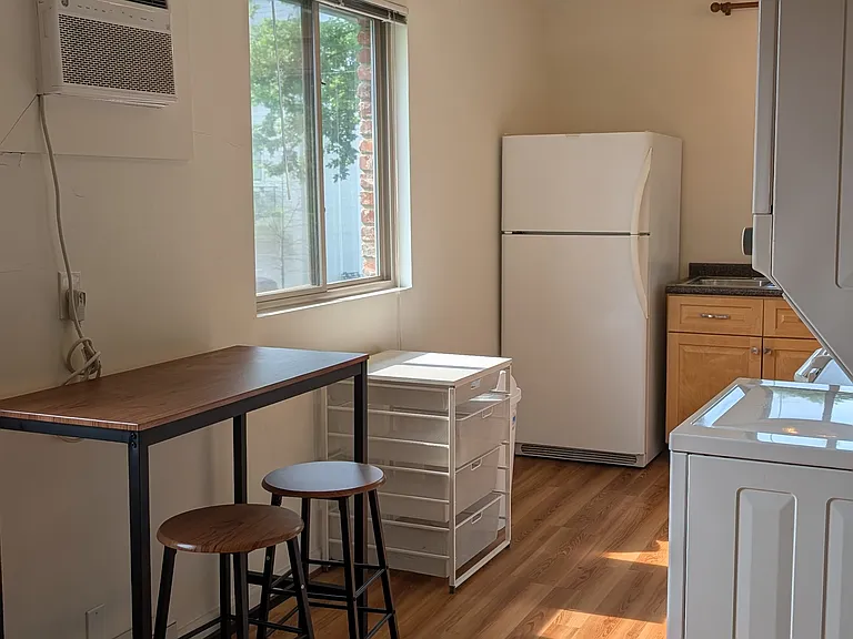 1101 Wade Ave #C — Photo 5