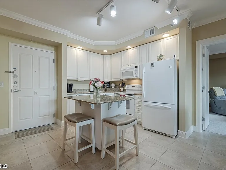 2825 Palm Beach Blvd #214 — Photo 19