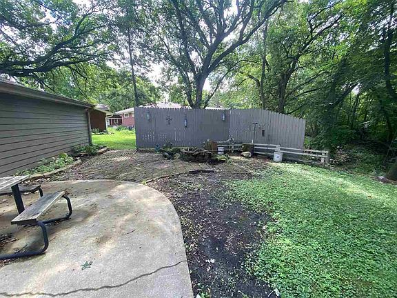 5th image of 403 Knollwood Dr