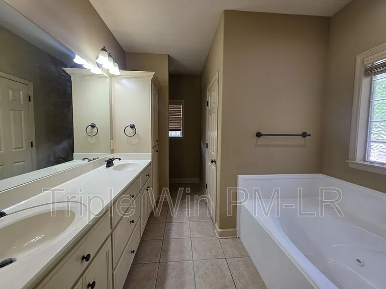 1901 Hidden Creek Dr — Photo 17
