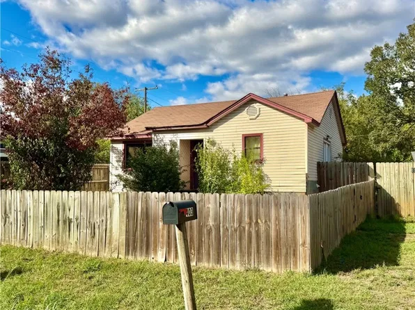 403 S Wilson St, Poteau, OK 74953