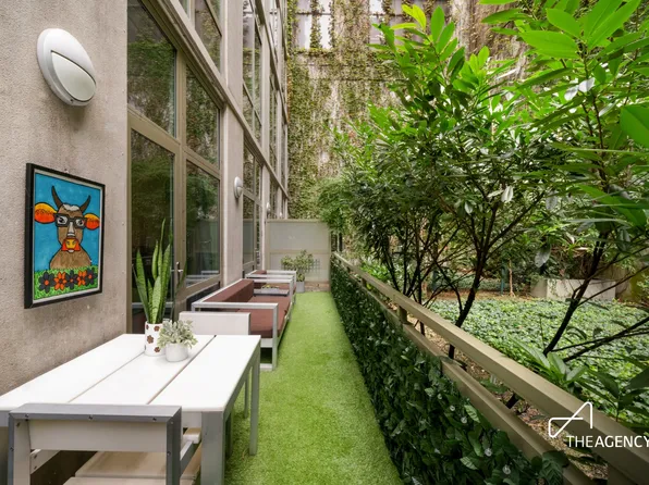 130 West 19th Street image 1 of 21