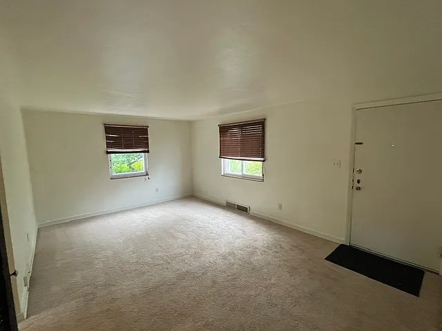 225 Logan Rd — Photo 5