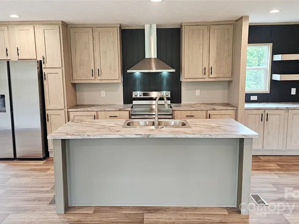 5989 Kaylas Ridge Rd, Connelly Springs, NC 28612