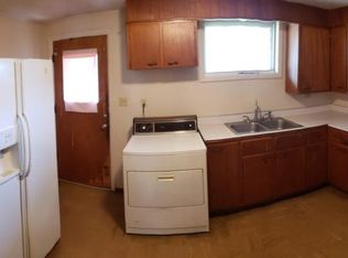 908 Orange St APT B, Baldwin City, KS 66006