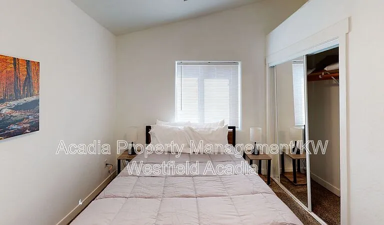 561 N 10th Pl #103 — Photo 23