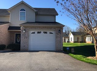 1041 Walnut Crest Ct, Forest, VA 24551