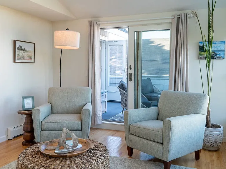370 Ocean Ave — Photo 43