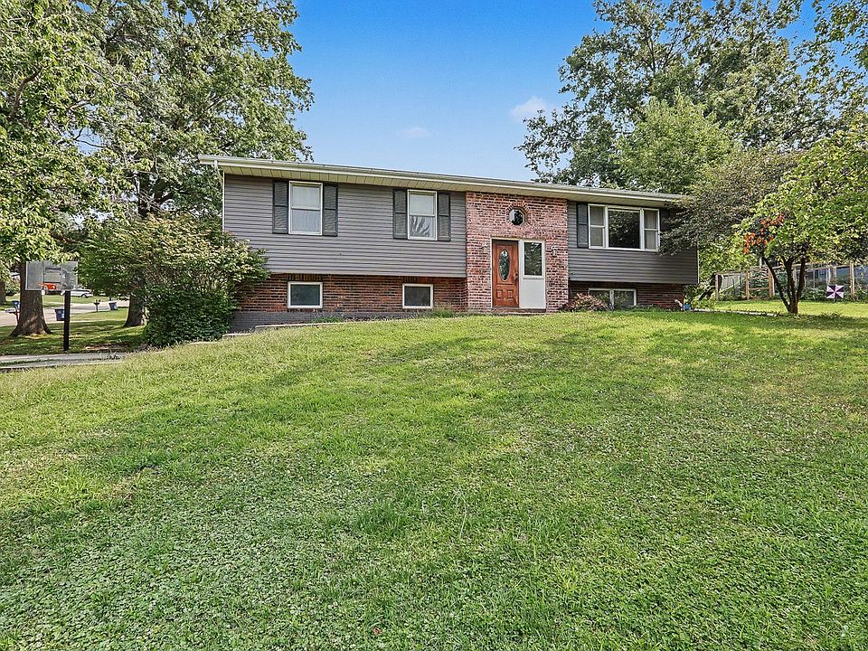 1st image of 1020 Park Ln