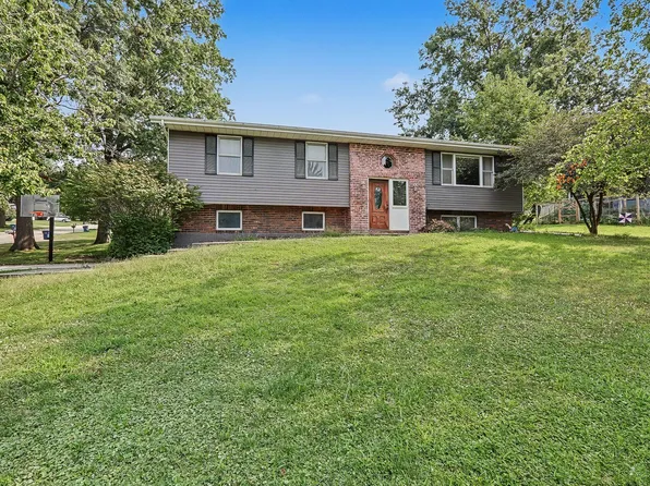 1020 Park Ln, Pella, IA 50219