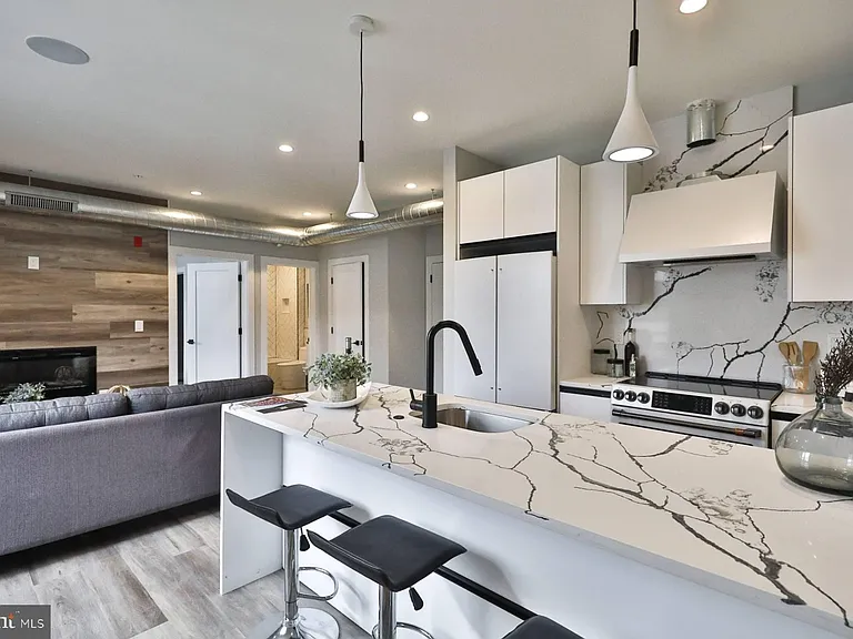 1612 Cambridge St #-203 — Photo 6