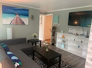 46 Terry Lou Avenue - 1 — Photo 2