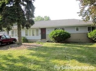 530 Newark Ln, Hoffman Estates, IL 60169