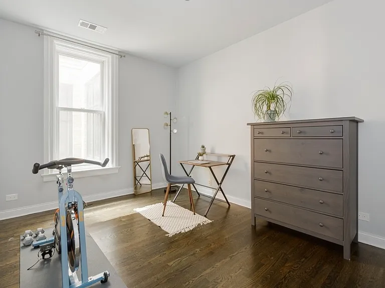 550 W Surf St #506 — Photo 7