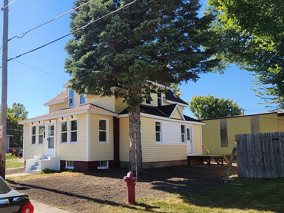 3rd image of 109 Grove Ave S