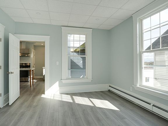 2nd image of 47 Mechanic St APT 3