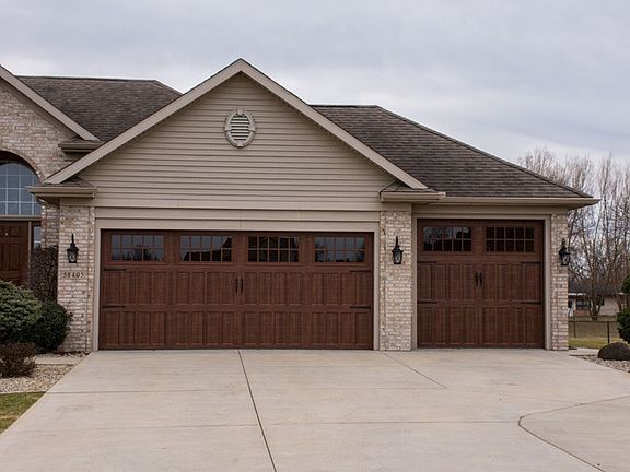 2nd image of 58405 Hayes Ct
